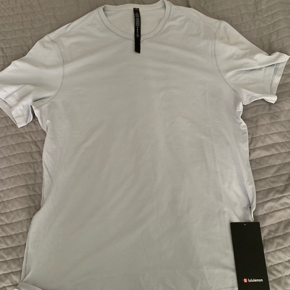 Brand new Lululemon 5 Year Basic V